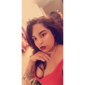 Meet your Posher, Monique